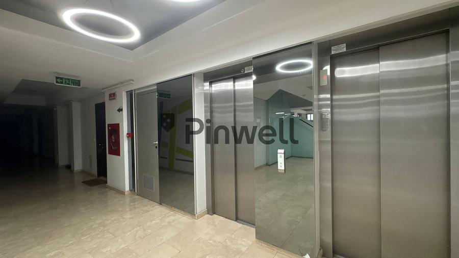 Apartament cu 3 camere semidecomandat, mobilat în Nord