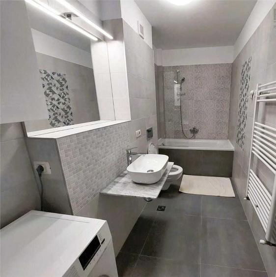 Garsonieră decomandată în Sud