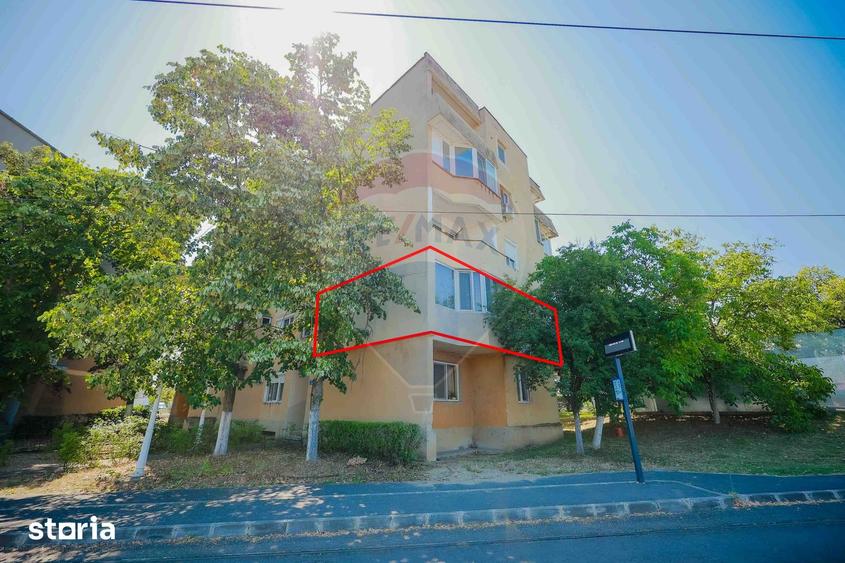 Apartament cu 3 camere în Nufărul