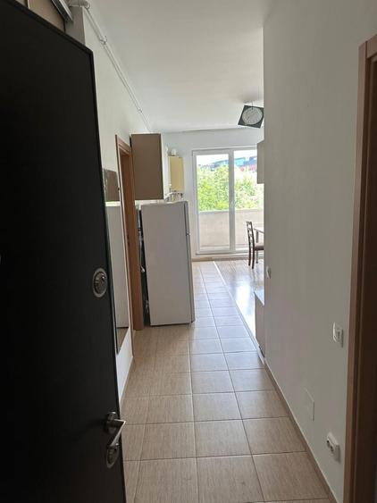 Apartament cu 2 camere semidecomandat, mobilat în Central