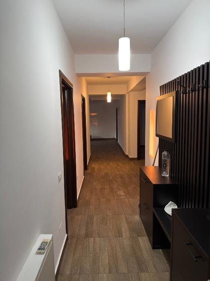 Apartament cu 5 camere decomandat, mobilat în Giurgiului