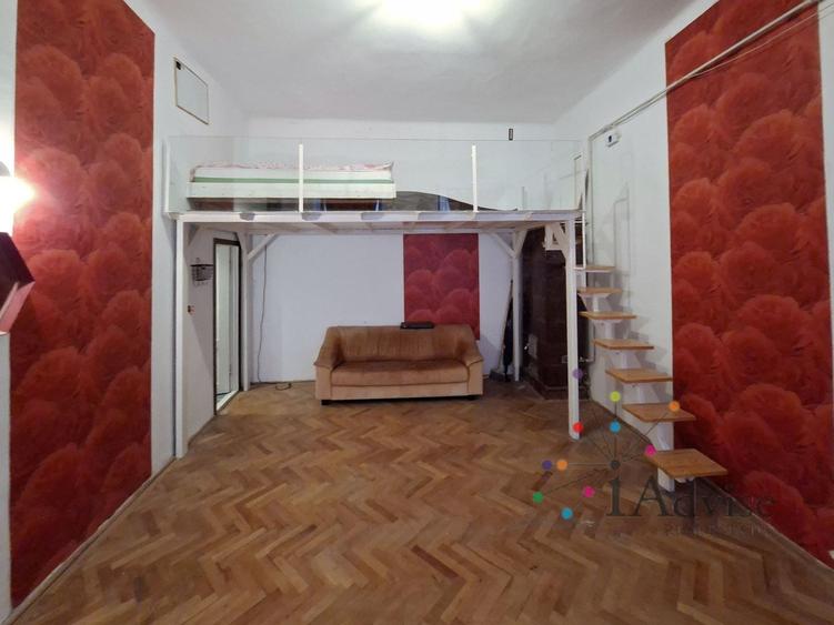 Garsonieră decomandată în Central