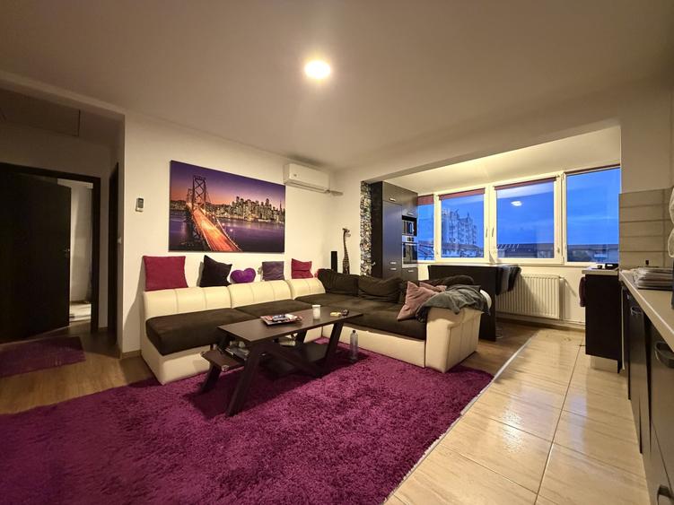 Apartament cu 3 camere semidecomandat, mobilat în Soarelui