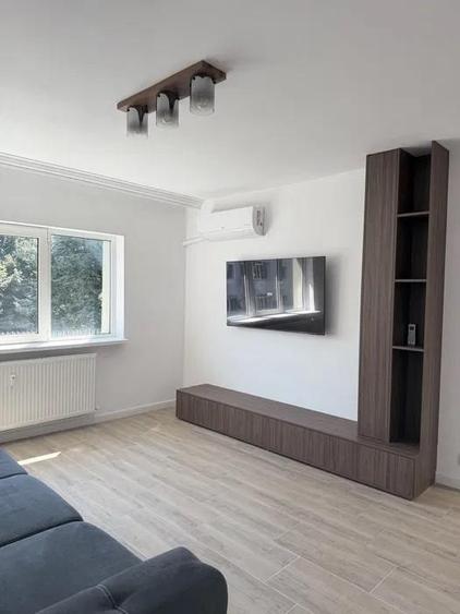 Apartament cu 3 camere decomandat, mobilat în Aviației