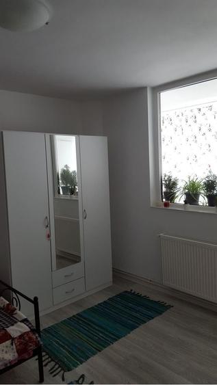 Apartament cu 3 camere decomandat în Drumul Taberei