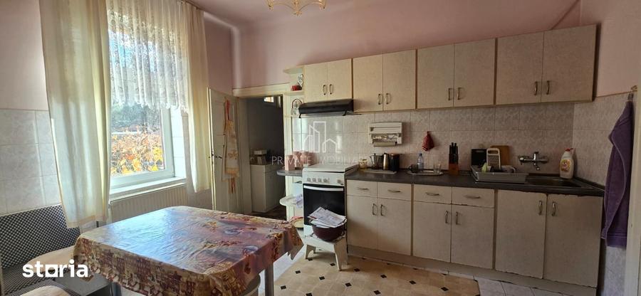 Casă cu 4 camere cu Teren 432 Mp în Central
