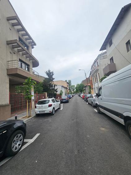 Garsonieră decomandată, mobilată în Moșilor