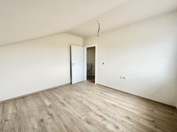 Duplex cu 4 camere cu Teren 320 Mp în Moșnița Nouă