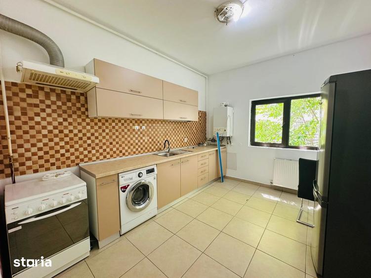 Apartament cu 3 camere decomandat în Obor