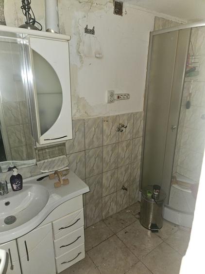Casă cu 4 camere în Satu Nou