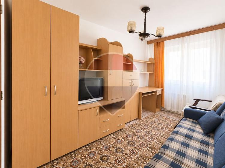 Apartament cu 3 camere în Răcădău