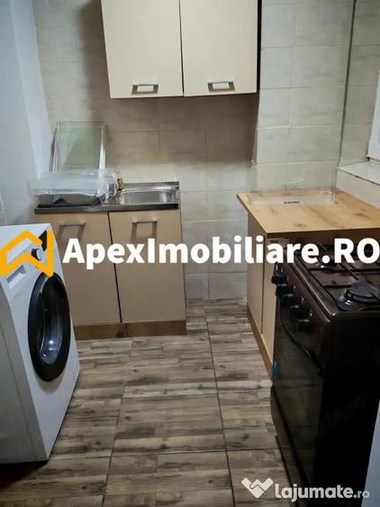 Apartament cu 3 camere decomandat în Tei