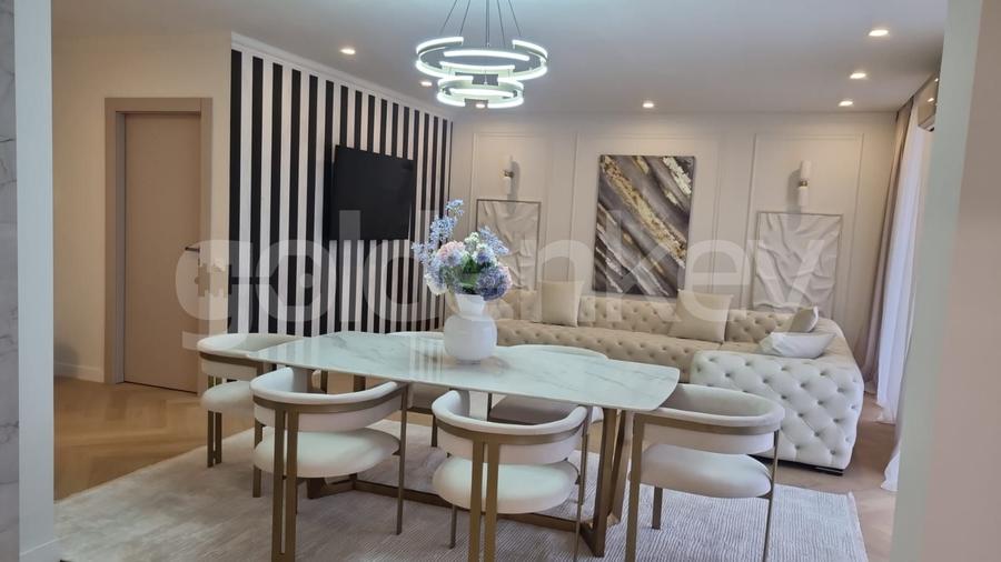 Apartament cu 4 camere decomandat, mobilat în Iancu Nicolae