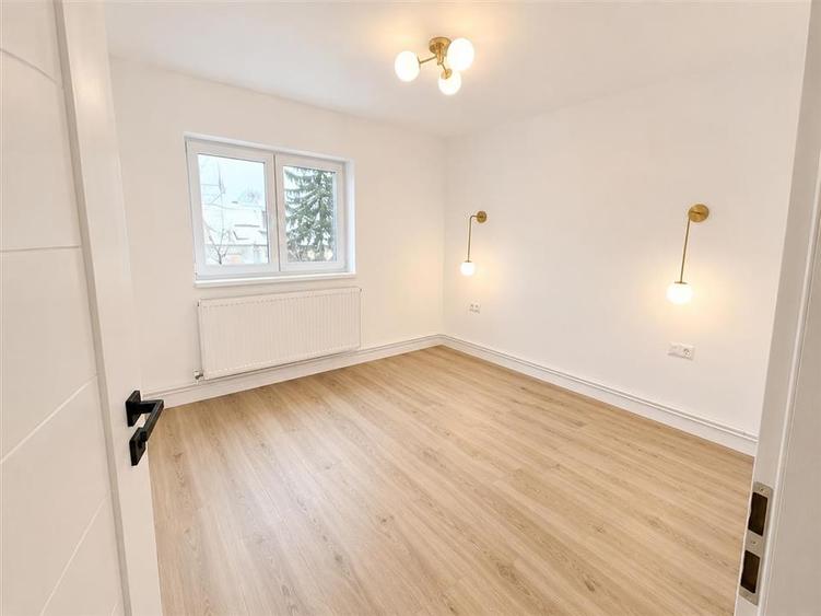 Apartament cu 3 camere decomandat în Ștrand