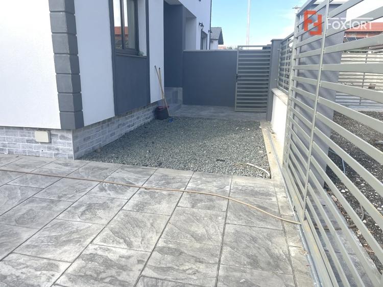 Duplex cu 4 camere cu Canalizare în Moșnița Veche
