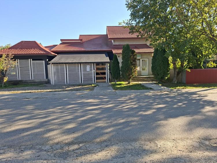 Spațiu comercial, de 85 mp, în Coșula