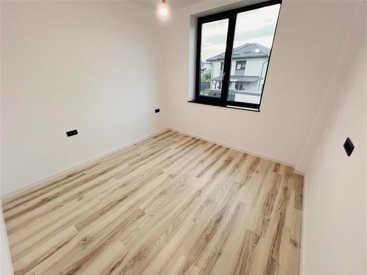 Duplex cu 4 camere cu Canalizare în Valea Lupului