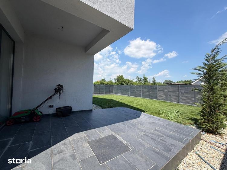 Casă cu 5 camere cu Teren 410 Mp în Corbeanca