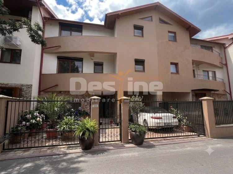 Casă individuală cu 7 camere cu Canalizare în Pipera