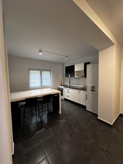 Apartament cu 2 camere decomandat, mobilat în Nerva Traian