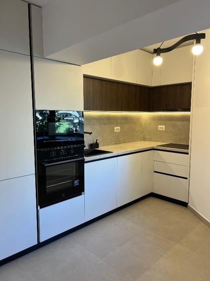 Apartament cu 2 camere semidecomandat, mobilat în Unirii