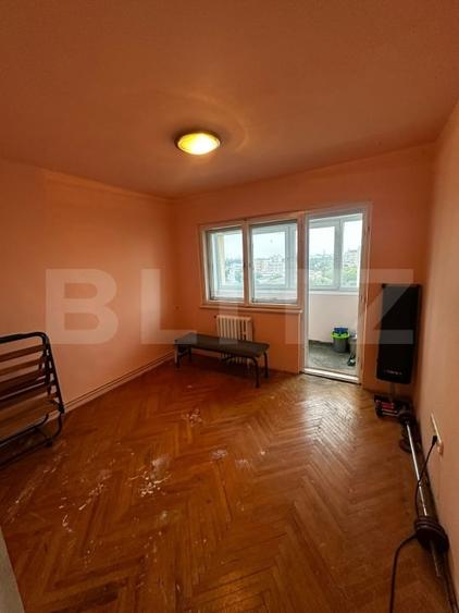 Apartament cu 4 camere decomandat, mobilat în Micro 15