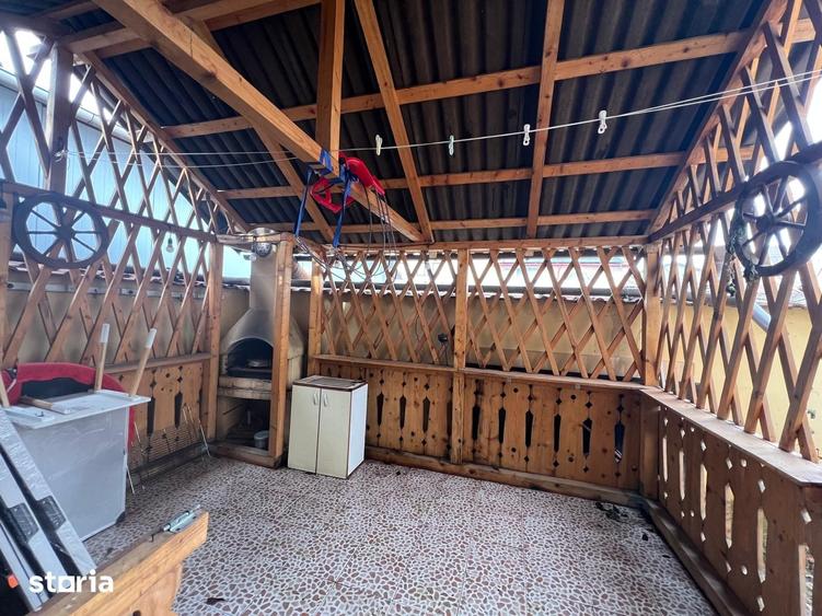 Casă cu 8 camere cu Teren 216 Mp în Afumați