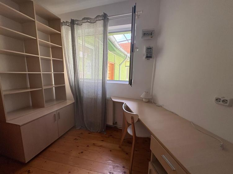 Casă cu 4 camere cu Teren 170 Mp în Domenii
