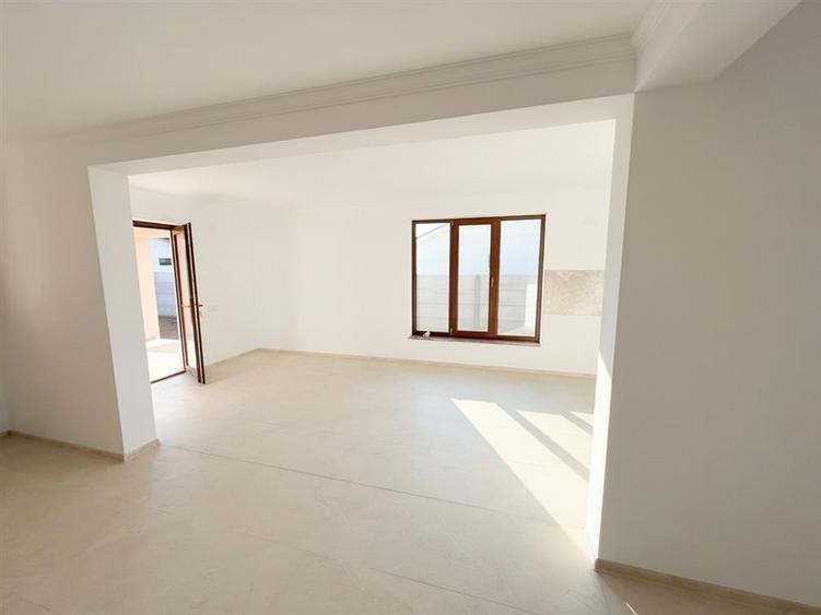 Casă cu 4 camere cu Teren 500 Mp în Sântandrei