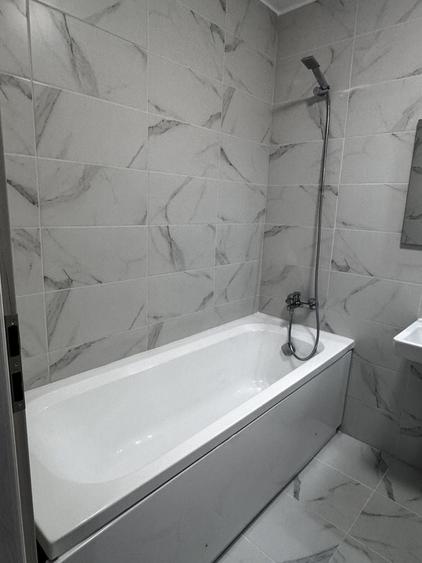 Apartament cu 3 camere decomandat în Drumul Taberei