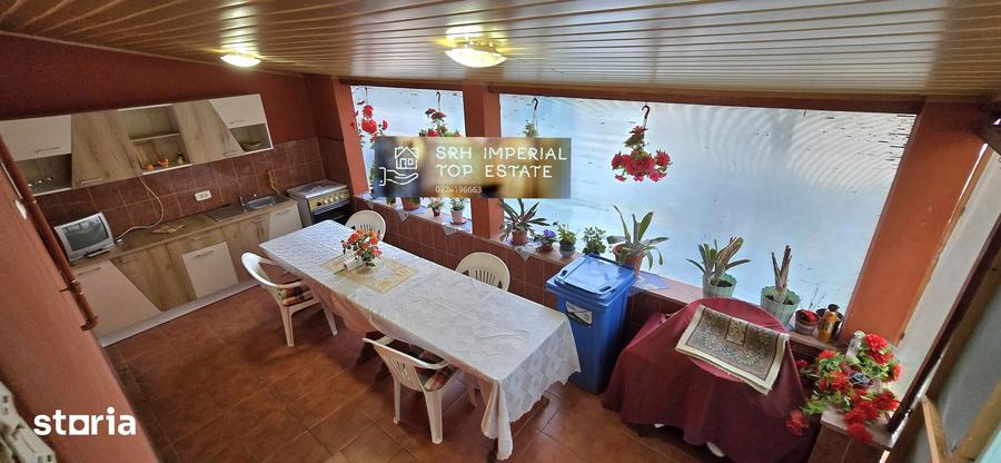 Casă cu 7 camere cu Teren 308 Mp în Agigea