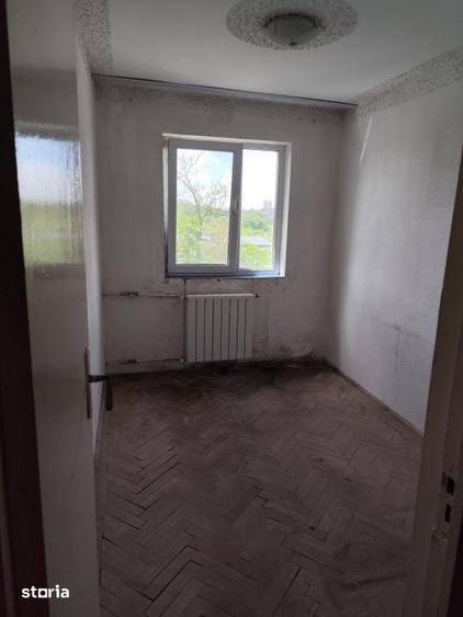 Apartament cu 3 camere în Km 4