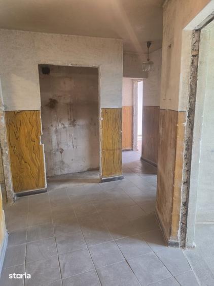 Apartament cu 3 camere decomandat în Colentina