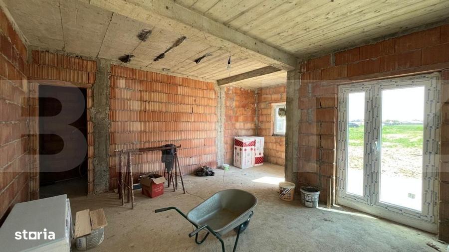 Casă cu 4 camere cu Teren 270 Mp în Urseni