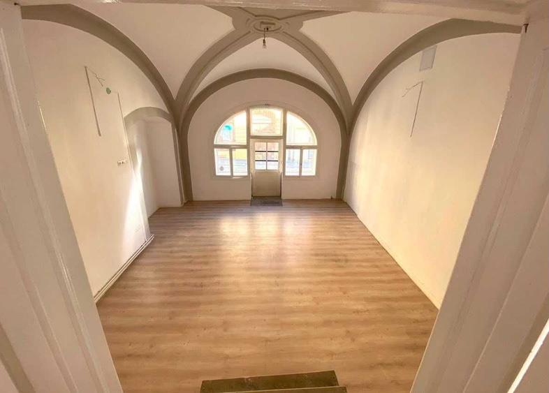 Spațiu comercial, de 75 mp, în Central