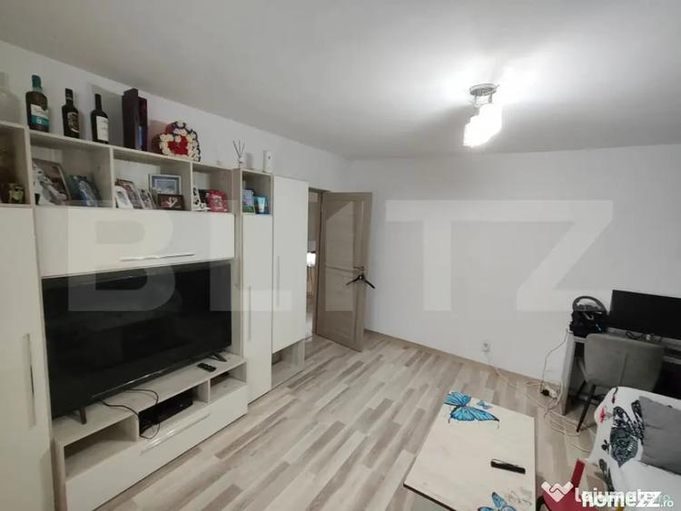 Apartament 3 camere, etaj 7/9 cu lift, 70 mp, zona Micro 6 - 12