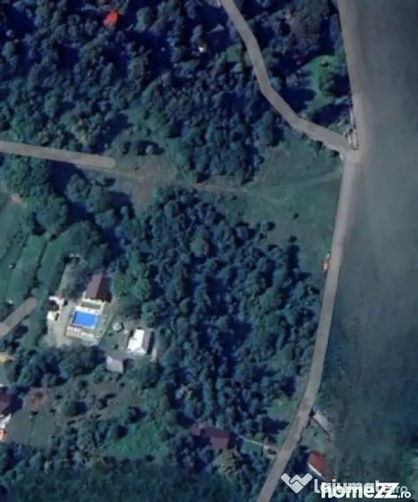 Teren de 8000 mp, în Chiuzbaia