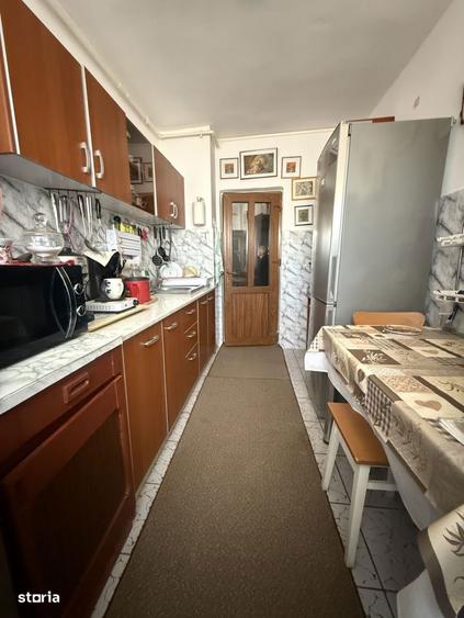 Apartament cu 2 camere decomandat în Far