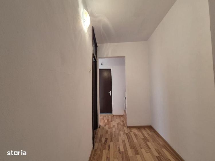 Apartament cu 3 camere decomandat în 9 Mai