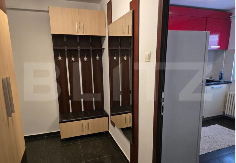 Apartament cu 2 camere semidecomandat, mobilat în Central