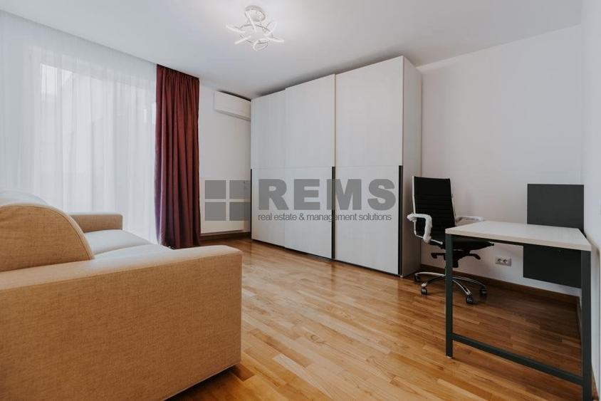 Apartament cu 3 camere semidecomandat, mobilat în Central