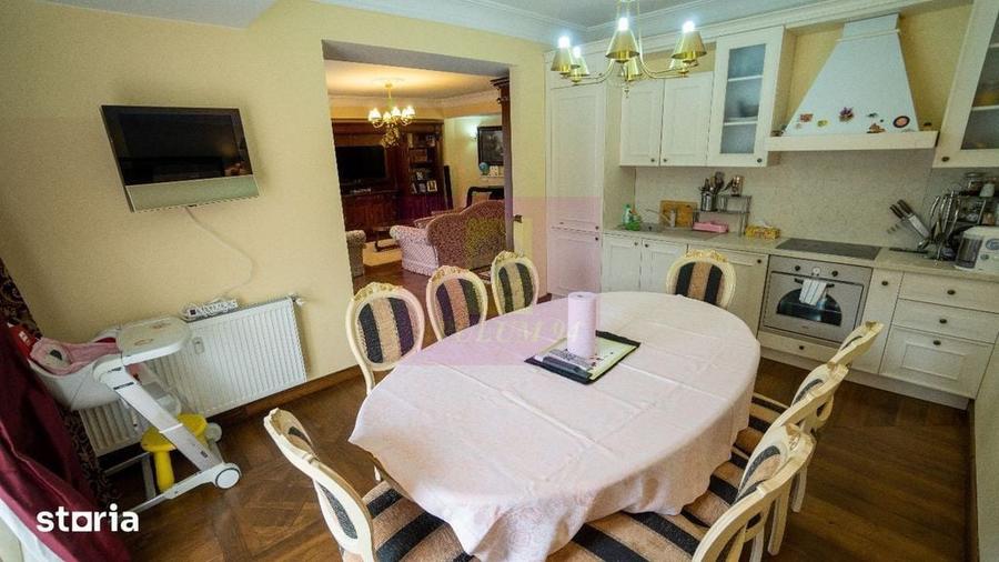 Apartament cu 4 camere decomandat în Clăbucet