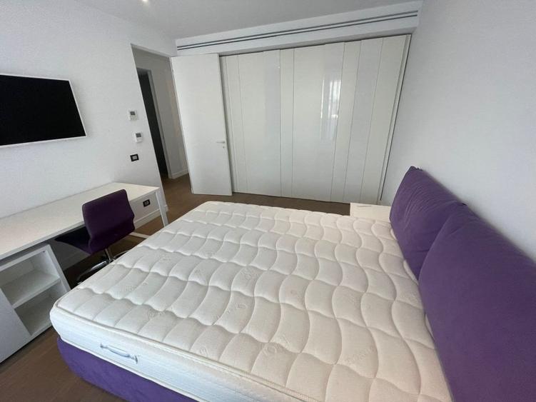 Apartament cu 4 camere decomandat, mobilat în Băneasa