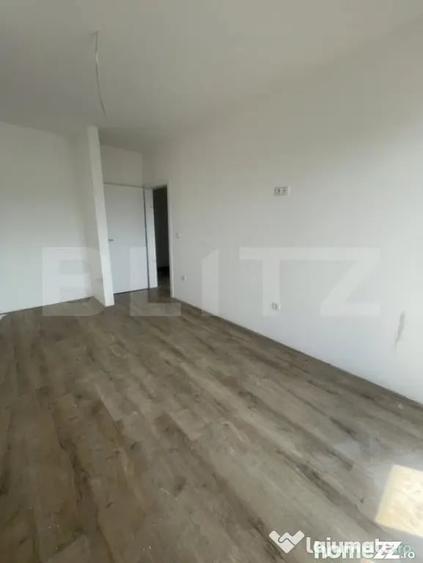 Apartament cu 3 camere decomandat în Independenței