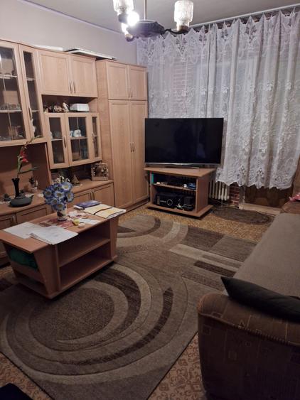 Apartament cu 3 camere decomandat, mobilat în Astra
