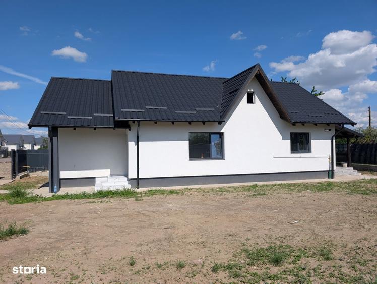 Casă cu 4 camere în Lilieci