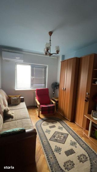 Apartament cu 4 camere decomandat în Central