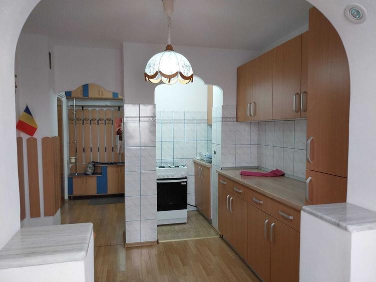 Apartament cu 3 camere decomandat în Nufărul