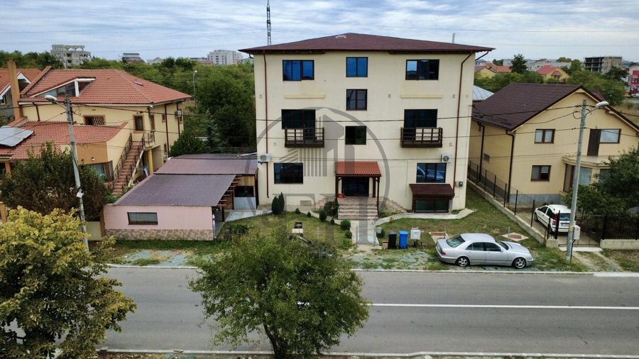 Casă individuală cu 15 camere cu Canalizare în Nord