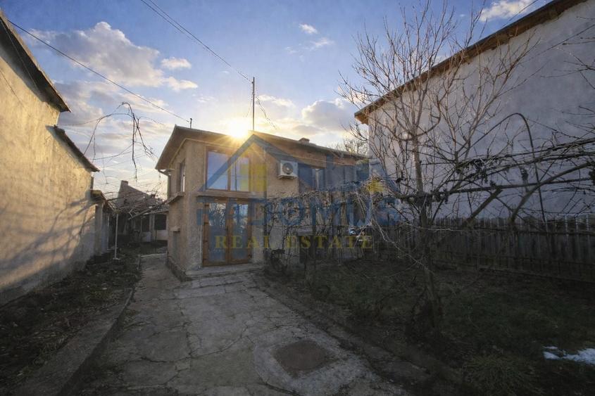 Casă individuală cu 4 camere cu Canalizare în Nord-Est